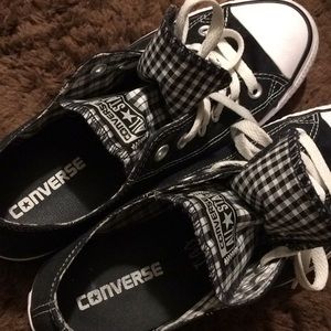 Chucks/tennis shoes